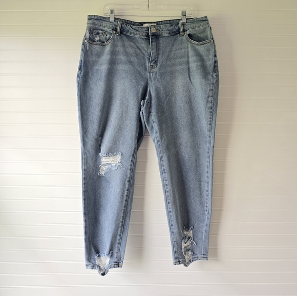 Lane Bryant Signature Fit Mid Rise Boyfriend Jeans Light Wash 16 - Picture 3 of 7